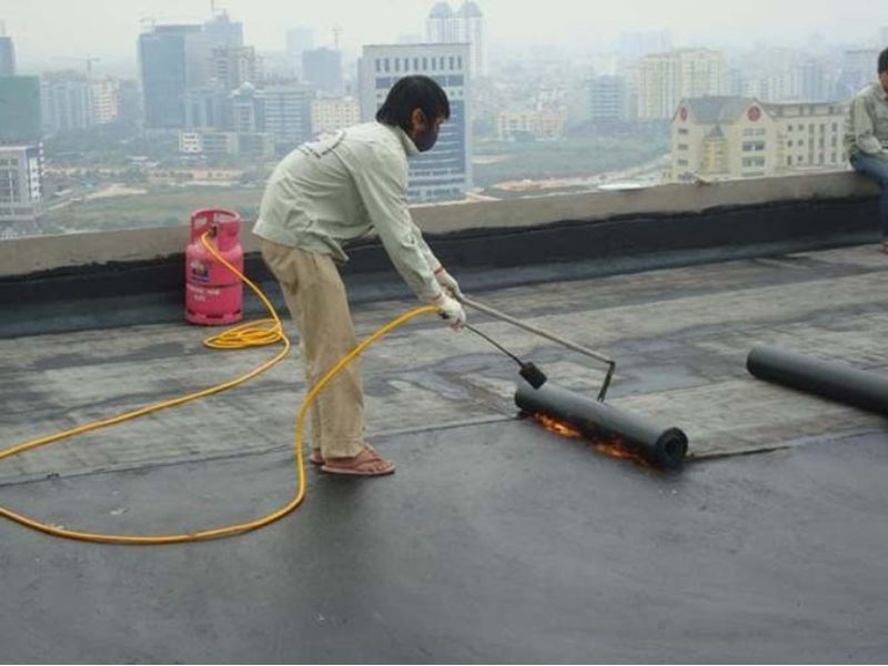 Ảnh chống thấm chống thấm tường nhà liền kề bằng màng khò nóng
